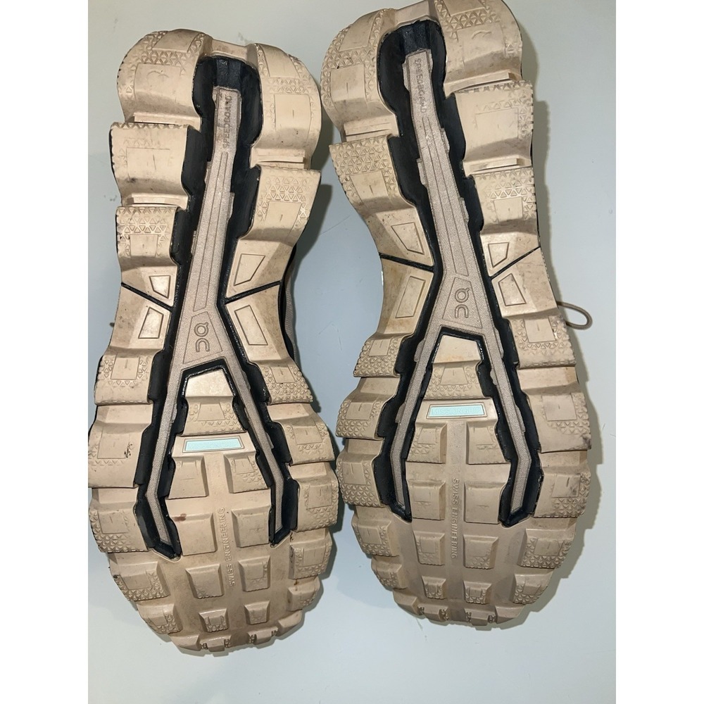 On Cloud Adventure in Light Gray/Dark Gray Size M 11 - Picture 7 of 7